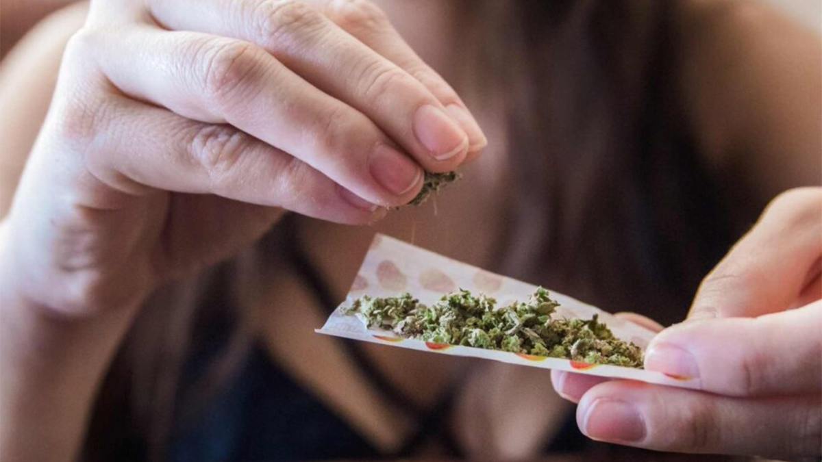 Legal Weed Linked to Decreased Use of Booze, Tobacco, and Opioids Among Young Adults